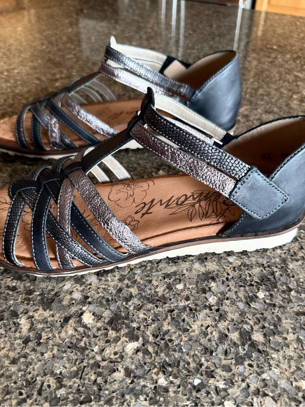 New size 10 Remonte Leather Sandals EUR 41